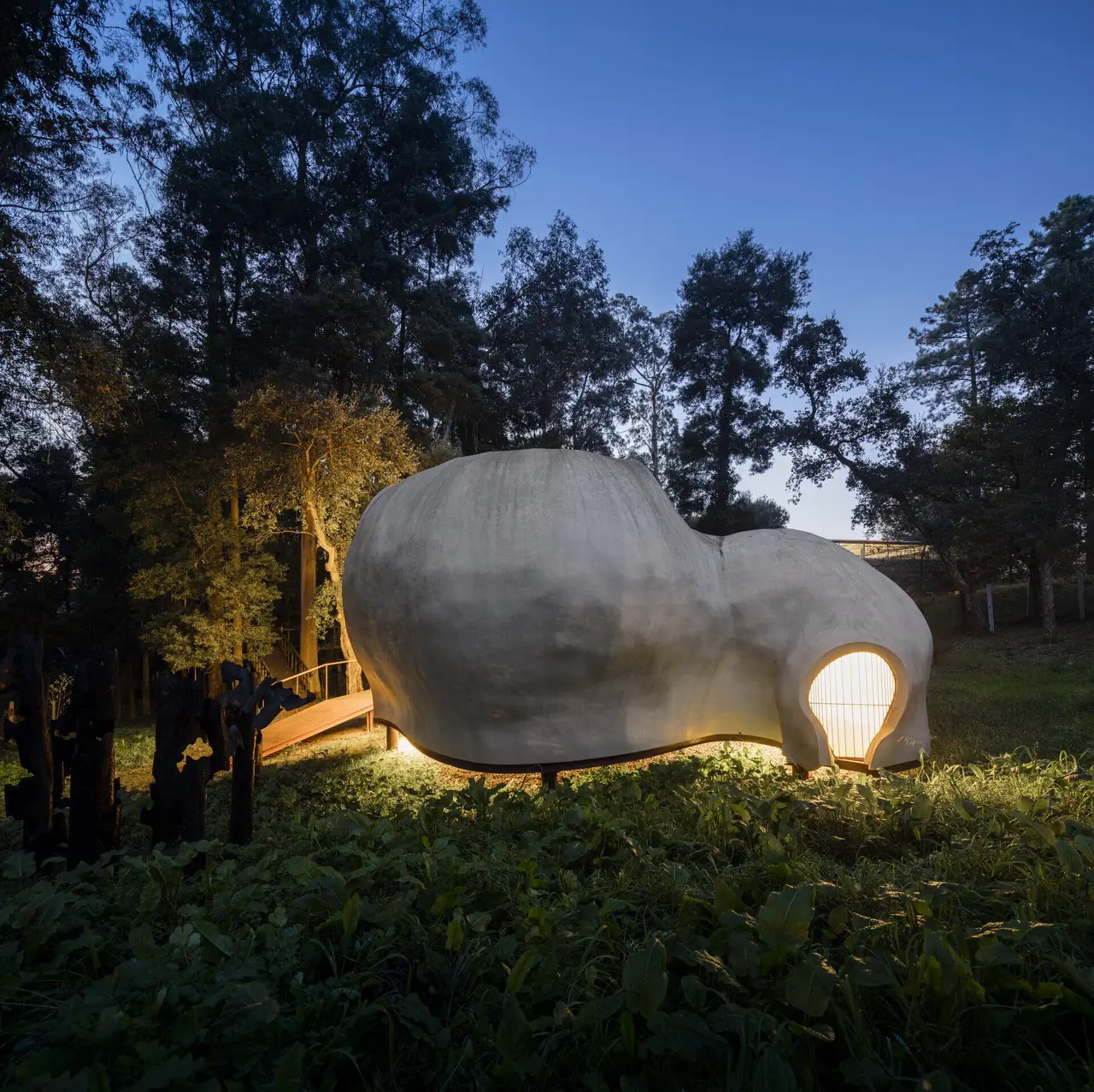 O Mato — Sculptural Retreat, Cucujães, Portugal (2)